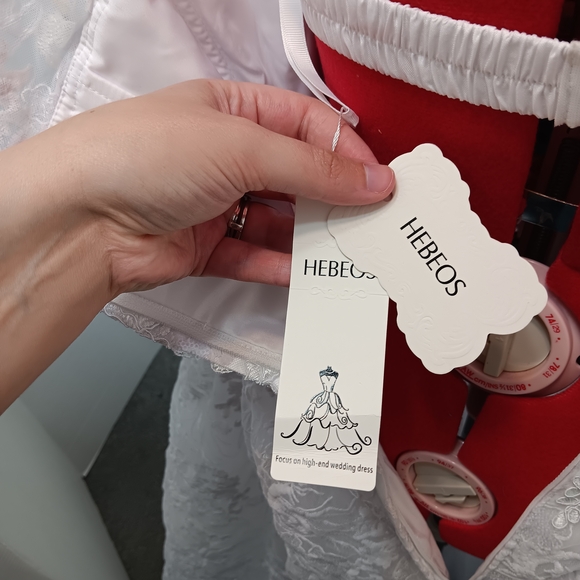 Elegant White Lace Off-Shoulder Dress - Picture 10 of 10